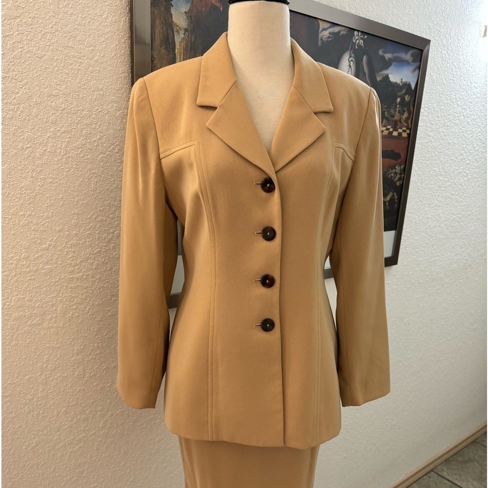 Saville Classic Tan Blazer